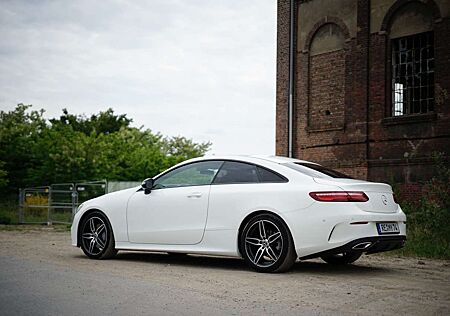 Mercedes-Benz E 200 Coupe 9G-TRONIC AMG Line Pano Garantie
