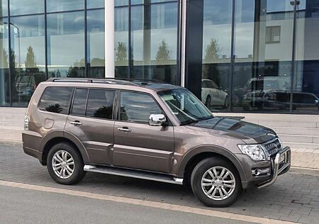 Mitsubishi Pajero 3.2 DI-D Automatik Diamant Edition