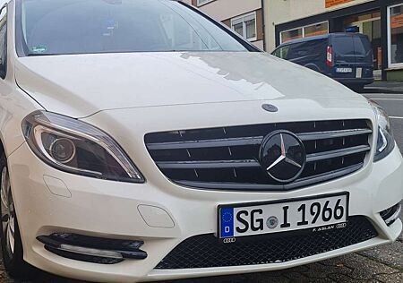 Mercedes-Benz B 180 (BlueEFFICIENCY)