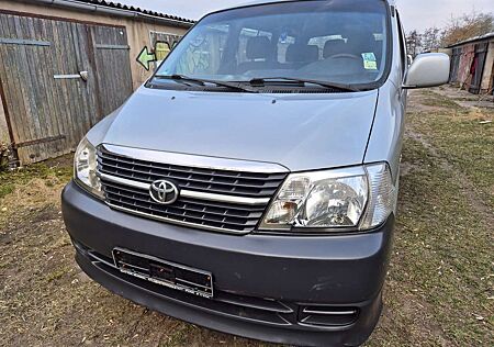 Toyota Hiace D-4D 8-Sitzer Klima