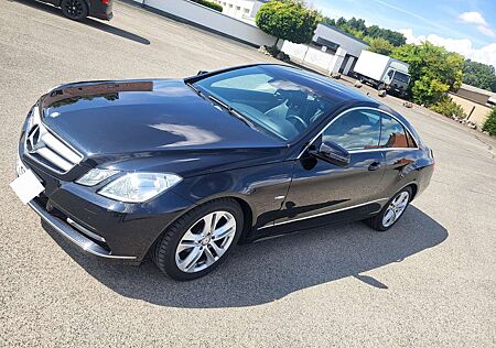 Mercedes-Benz E 200 E-Klasse Coupe CGI Coupe BlueEFFICIENCY Automatik
