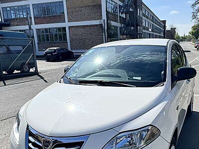 Lancia Ypsilon Y 1.2 16v Platino