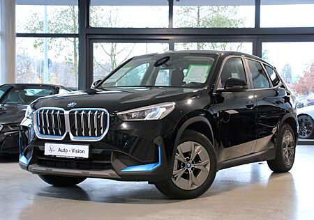 BMW iX1 xDrive30 (U11) *LED*AHK*Kamera*PDC*AppleCP