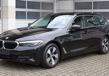 BMW 520 i Touring Panoramadach/el. AHK/Kamera