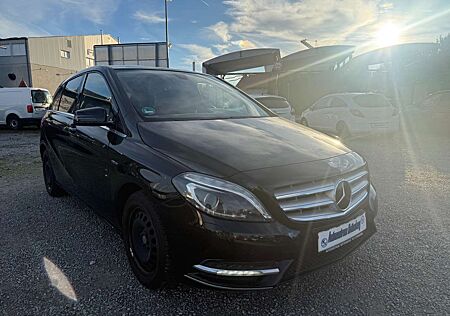 Mercedes-Benz B 200 - MOTOR LÄUFT UNRUHIG - 2. HAND - NAVI -