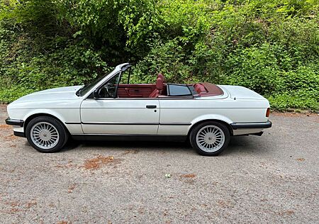 BMW 325i 325 Cabrio - aktuelles Classic Data Gutachten 1-