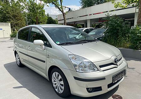 Toyota Corolla Verso 2.2-l-D Klima 7 Sitze 01708044052