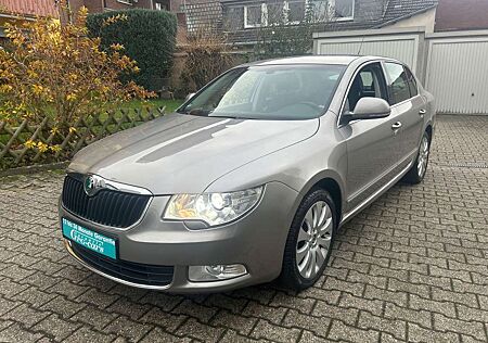 Skoda Superb Elegance AUT., *Standheizung, Leder Xenon