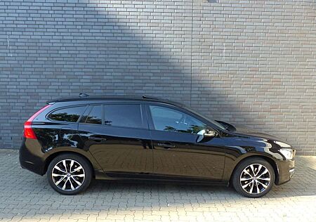 Volvo V60 Kombi Linje Svart Autom/Leder/Navi/PDC/AHK