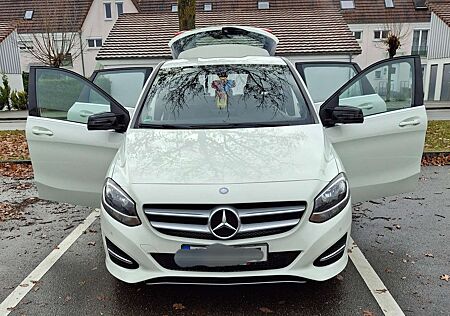 Mercedes-Benz B 200 d 7G-DCT SCORE!