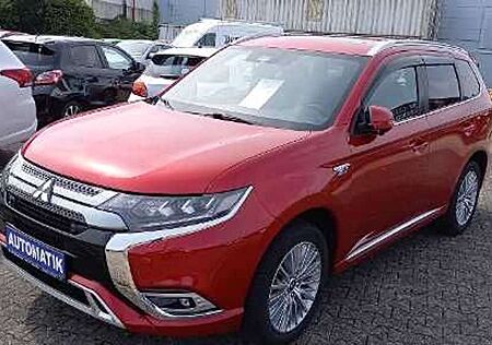Mitsubishi Outlander 2,4 PHEV, TOP, 4WD,Leder,LED,PDC