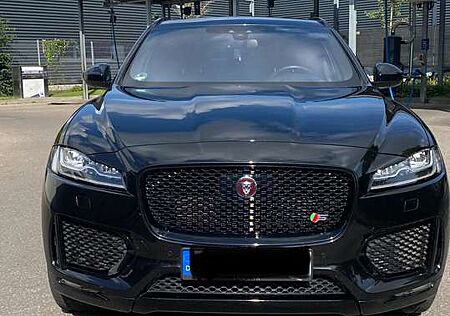 Jaguar F-Pace First Edition AWD