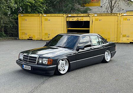 Mercedes-Benz 190 E 1.8 *17 Zoll* *Airride* mit Klimaanlage, 5 Gang