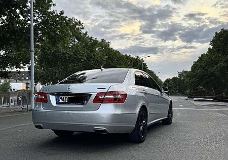 Mercedes-Benz E 350 CDI DPF 4Matic BlueEFFICIENCY 7G-TRONIC