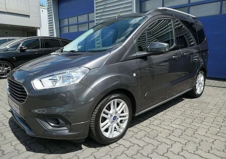 Ford Tourneo Courier 1.5 TDCi Titanium Top Zustand!