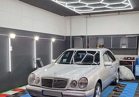 Mercedes-Benz E 280 W210 4-Matic Avantgarde