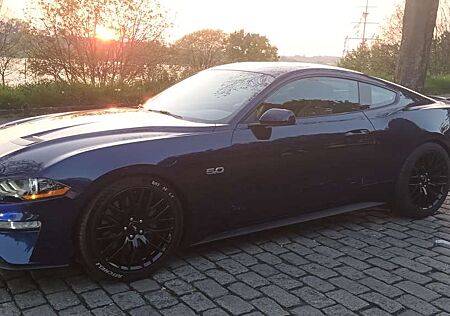 Ford Mustang Fastback 5.0 Ti-VCT V8