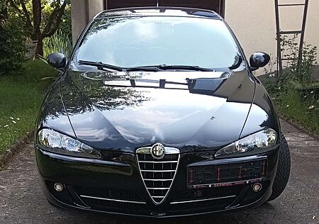 Alfa Romeo 147 1.6 Twin Spark Progression