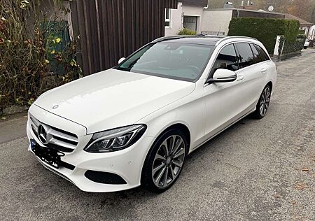 Mercedes-Benz C 220 C220 d 4Matic T 9G-TRONIC Avantgarde StHG AHK Pano