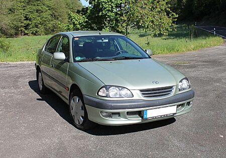 Toyota Avensis 2.0 linea sol