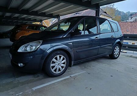 Renault Scenic 2.0 dCi