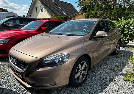 Volvo V40 D2 SHZG KLIMA 2.HAND TEMPOMAT