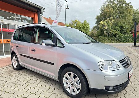 VW Touran Volkswagen 1.6 * Aus 1.Hand * SHZ * Navi * Garantie *
