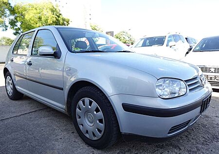 VW Golf Volkswagen 1.9TDI Edition 1 Hand+Rentner+Garage+KLIMA+
