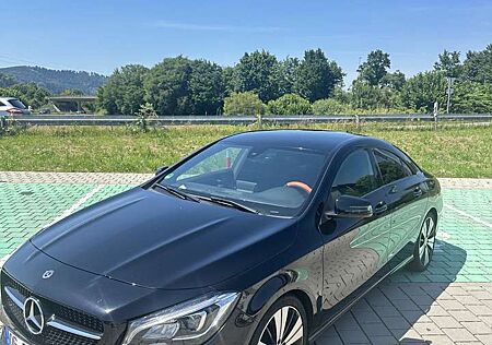Mercedes-Benz CLA 200 (117.343)
