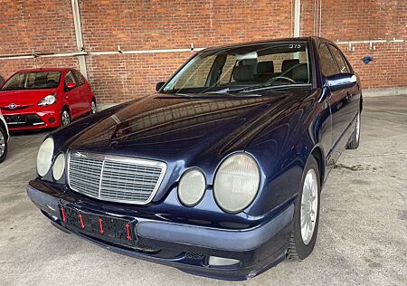 Mercedes-Benz E 220 CDI CLASSIC/AUTOMATIK/LEDER/EL.FENSTER