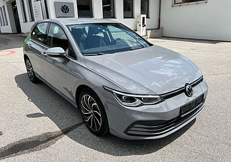 VW Golf Volkswagen Life 1.5 TSI ACC LED Plus PDC 17" Climatr.