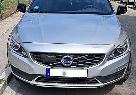Volvo V60 CC V60 Cross Country Momentum