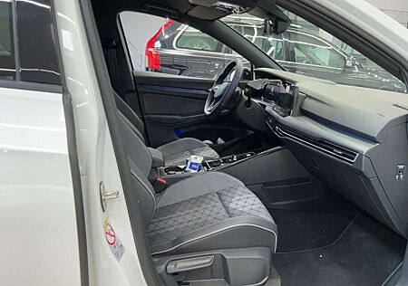 VW Golf Volkswagen Variant 1.5 eTSI OPF DSG R-Line