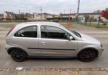 Opel Corsa 1.2 16V mit TÜV