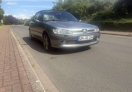 Peugeot 306 Cabriolet 1.,6. 98 PS Automatik