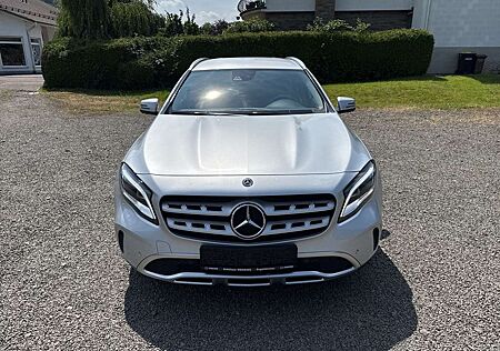 Mercedes-Benz GLA 220 4Matic Urban Standh.