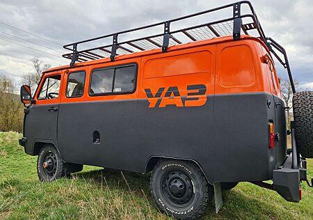 UAZ 3909