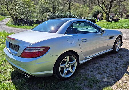 Mercedes-Benz SLK 250 SLK-Klasse mit AMG Paket 7G-TRONIC 1A Ausstatt.