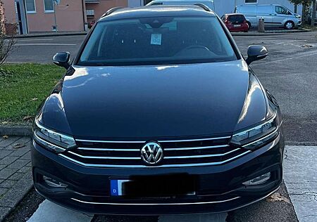VW Passat Variant Volkswagen 2.0 TDI SCR 4Motion DSG Comfortline