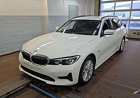 BMW 330 e Touring Advantage Navi LED SiHz PDC RFK DAB