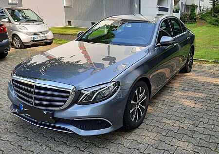 Mercedes-Benz E 220 d Exclusive/Avantgarde