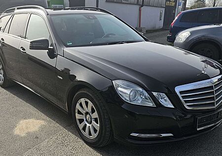 Mercedes-Benz E 200 T CDI DPF BlueEFFICIENCY 7G-TRONIC
