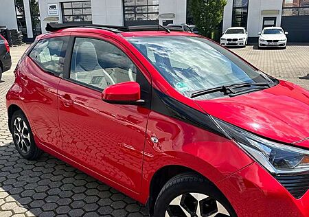 Toyota Aygo x-sky , Apple CarPlay, Faltdach, Automatik