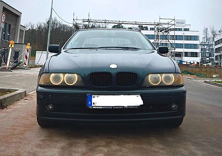 BMW 525i 525