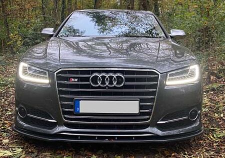 Audi A8 S8 700ps. stdh. Masage