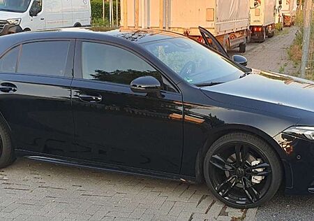 Mercedes-Benz A 200 d AMG Line Au t.*NAVI*LED*PDC*