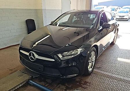 Mercedes-Benz A 180 d Automatik**Navi+Virtual+Winter**