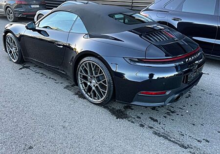 Porsche 992 911- Carrera Cabrio-FACELIFT-ABGAS-CHRONO