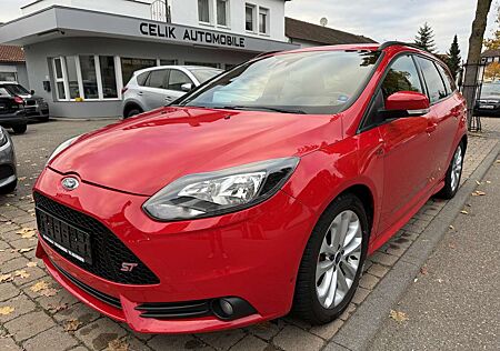 Ford Focus ST Navi Kamera Recaro Sitze