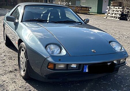 Porsche 928 S